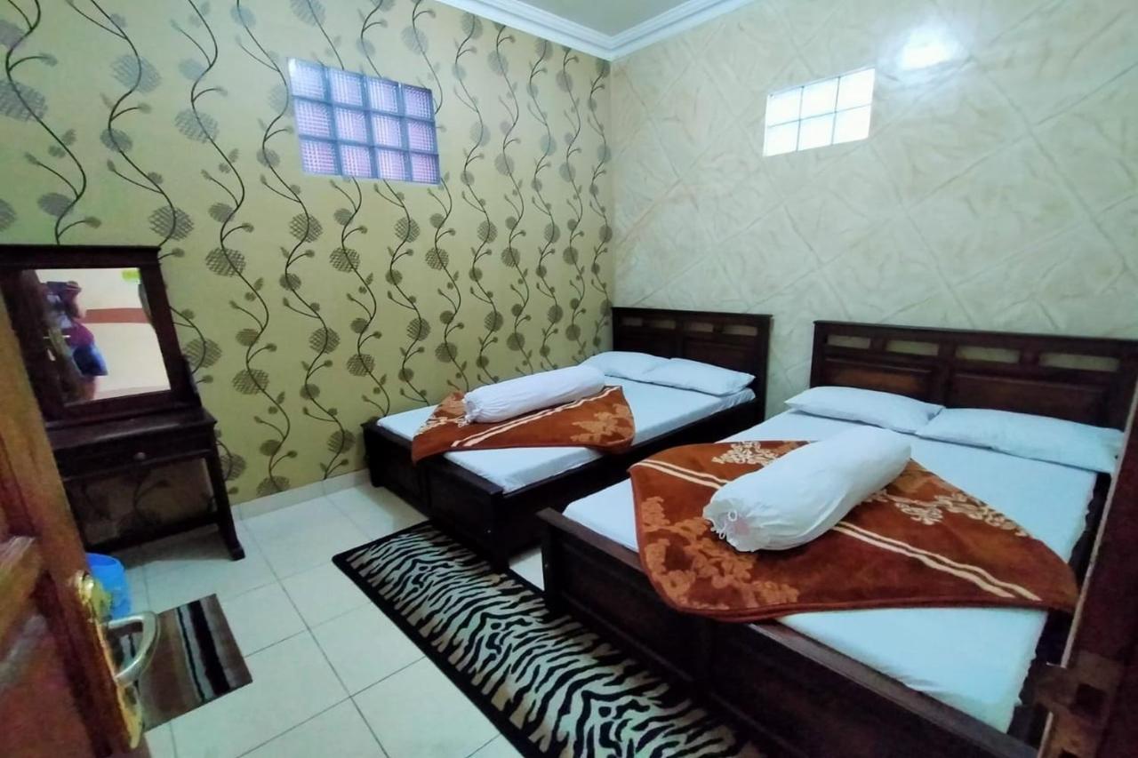 Villa Neza Sarangan Exteriér fotografie
