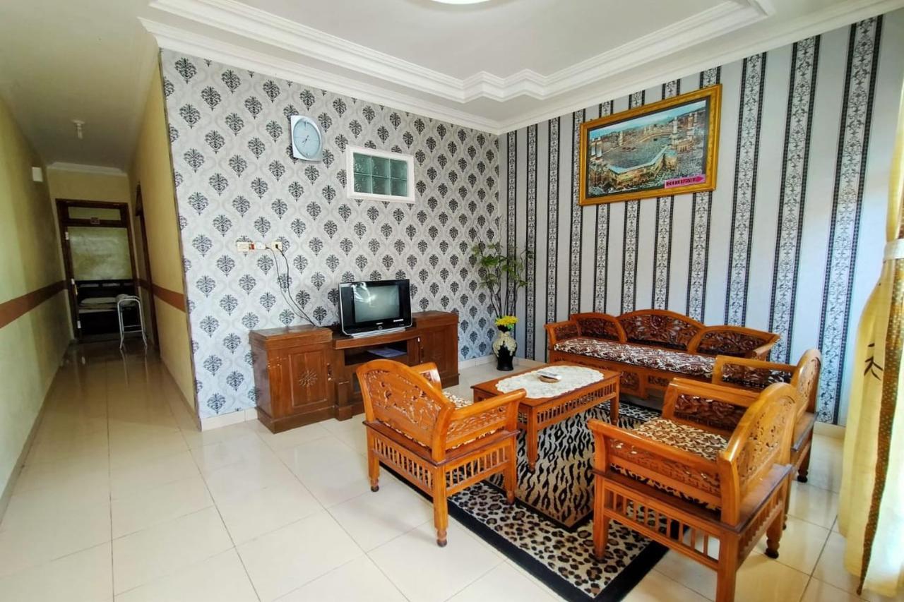 Villa Neza Sarangan Exteriér fotografie